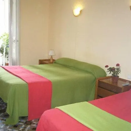 Balmes Centro Penzion 2*