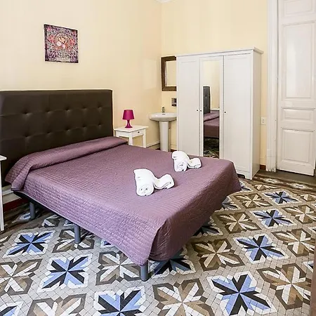Balmes Centro Penzion 2*