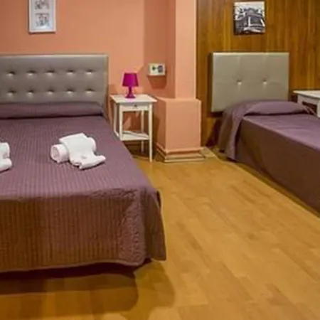 Casa de hóspedes Balmes Centro 2*