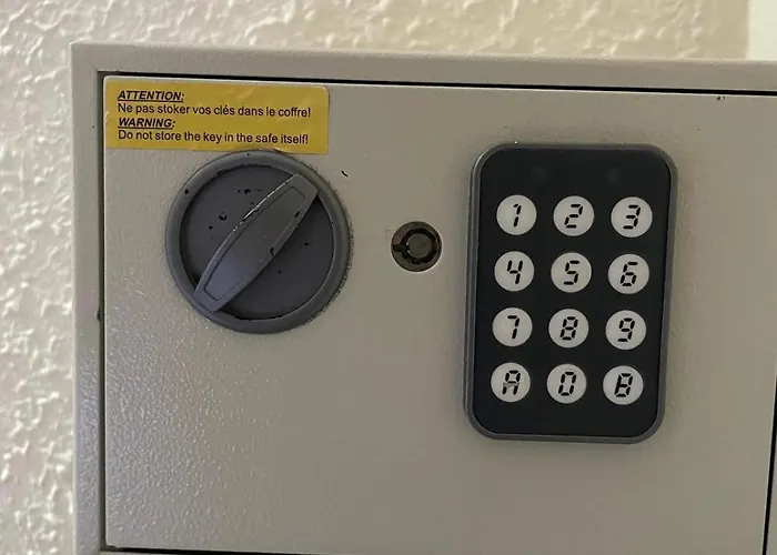 巴尔姆斯中央旅馆 2*